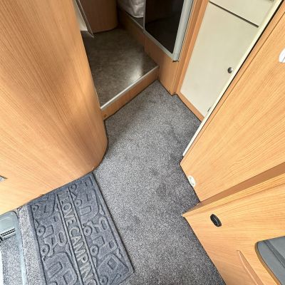 Photo of project „Ford Challenger Motorhome Upholstery“ #10