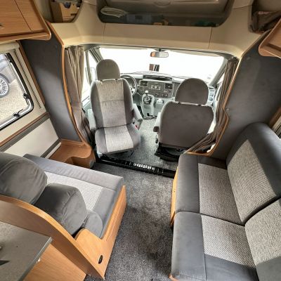 Photo of project „Ford Challenger Motorhome Upholstery“ #1
