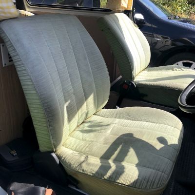 Photo of project „Volkswagen T25 leather driver seats upholstery“ #2