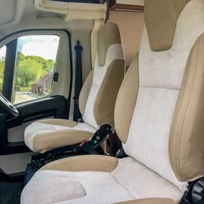 Photo of project „Fiat Ducato Rollerteam 740 half leather upholstery“ #1