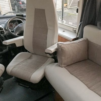 Photo of project „Hymer B584 New half leather upholstery“ #6