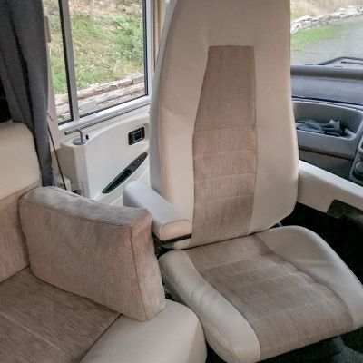 Photo of project „Hymer B584 New half leather upholstery“ #5