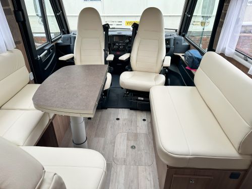 Preview for Pilote Aventura Motorhome